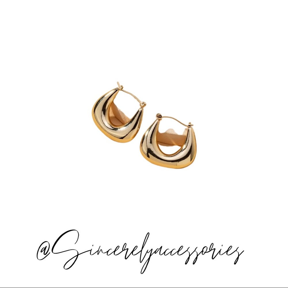 Small gold hoop earrings